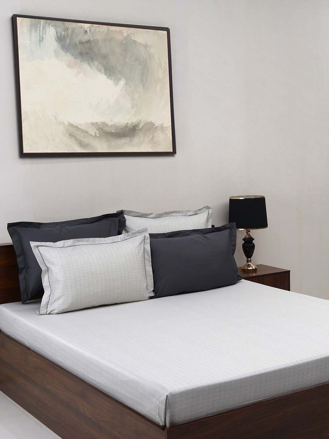 BOMBAY DYEING Rigel living Grey Printed Cotton 400 TC King Bedsheet with 4 Pillow Covers