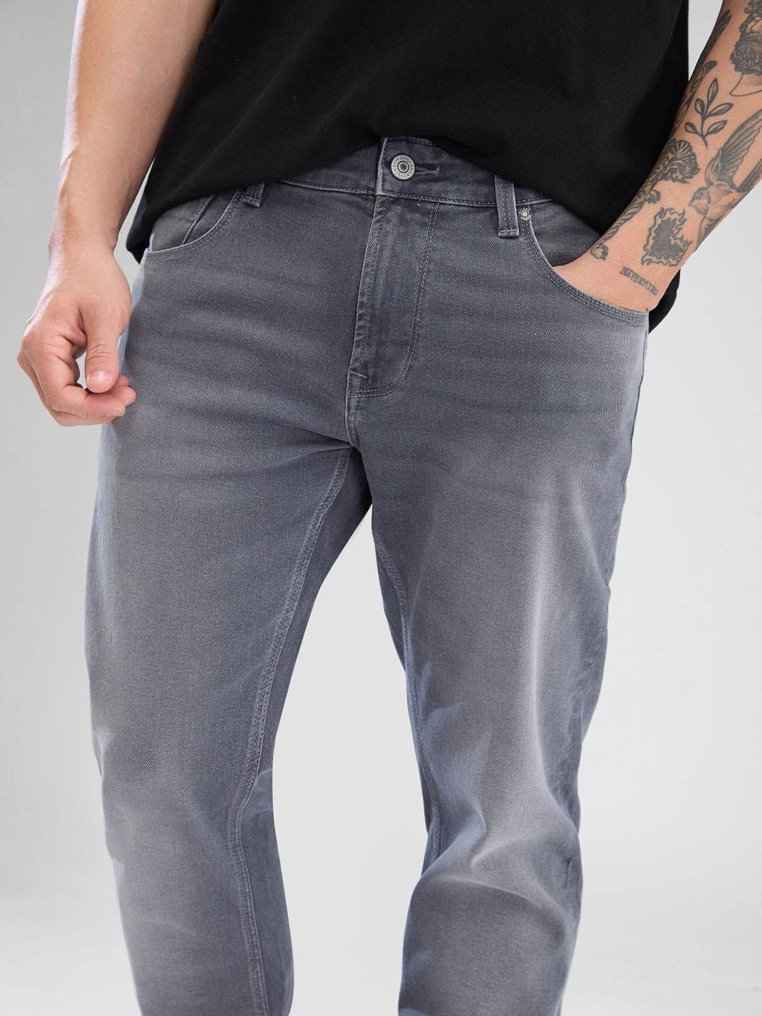 SPYKAR Men Slim Fit Low-Rise Clean Look Heavy Fade Stretchable Jeans