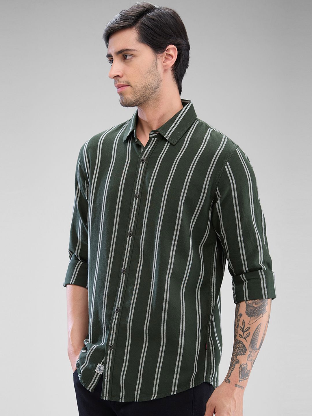 SPYKAR Men Slim Fit Opaque Striped Spread Collar Casual Shirt