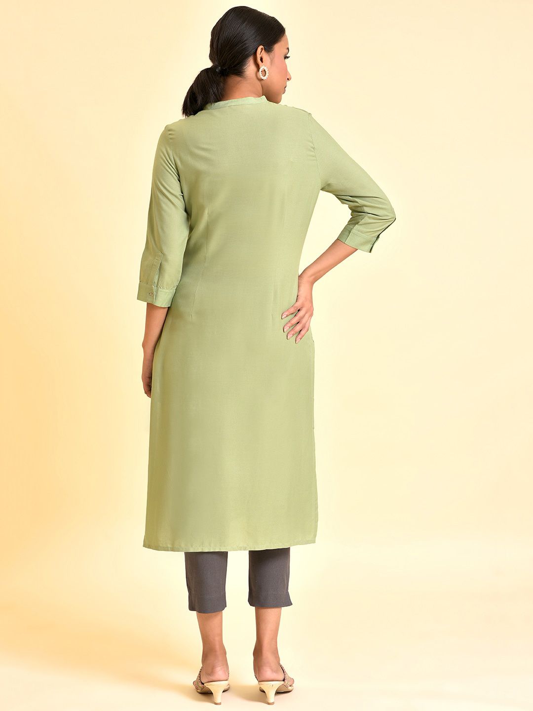 W Ethnic Motifs Printed Mandarin Collar Puffed Sleeves Straight Kurta With Trousers