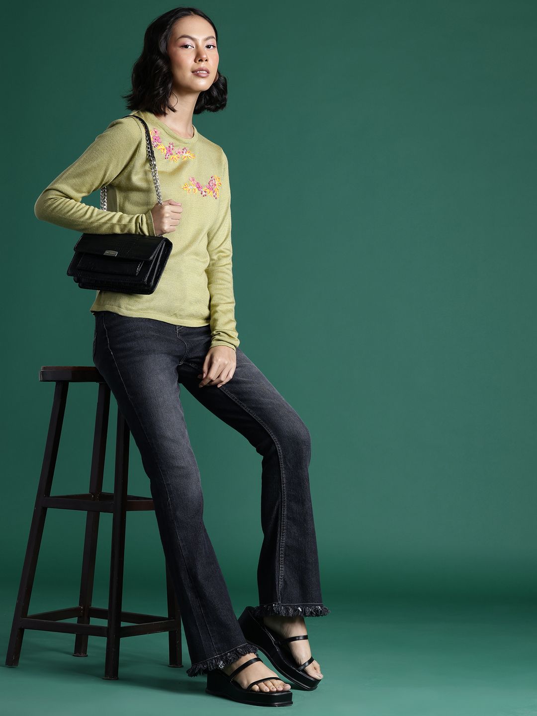 DressBerry Embroidered Floral Pullover