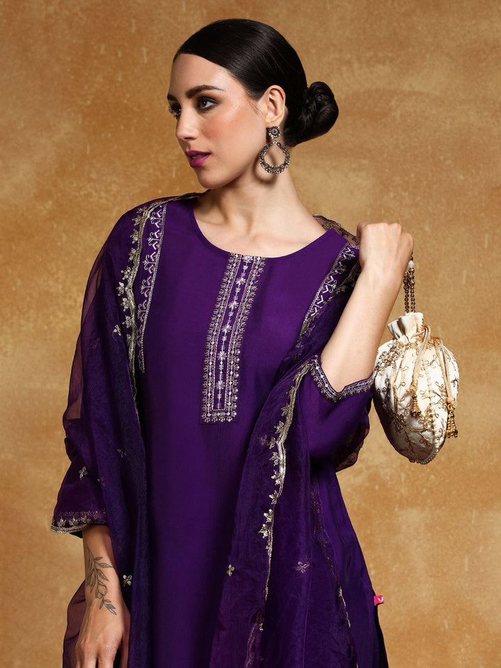 Varanga Women Ethnic Motifs Embroidered Thread Work Kurta with Trousers & With Dupatta