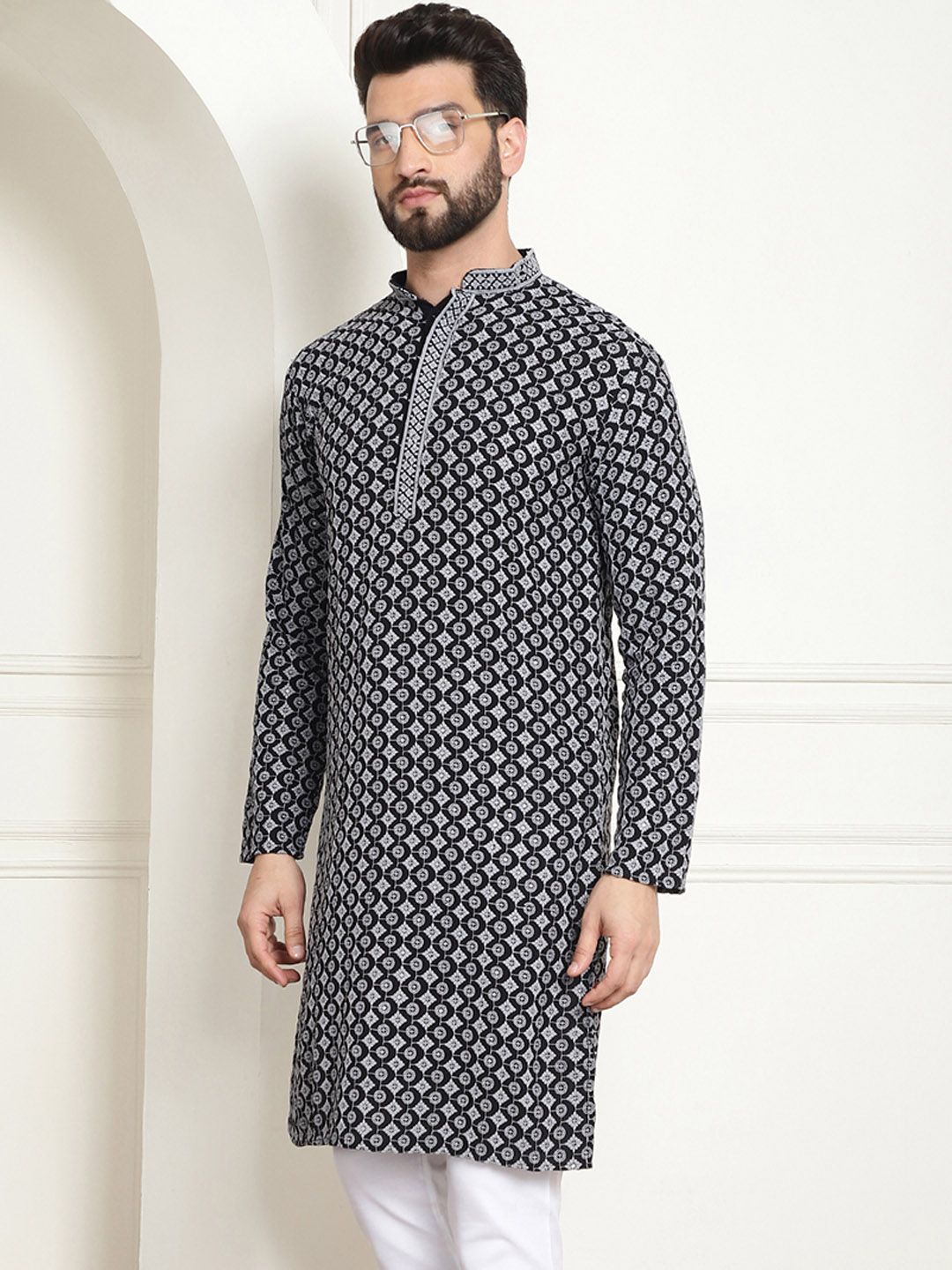 SOJANYA Geometric Embroidered Mandarin Collar Straight Pure Cotton Kurta