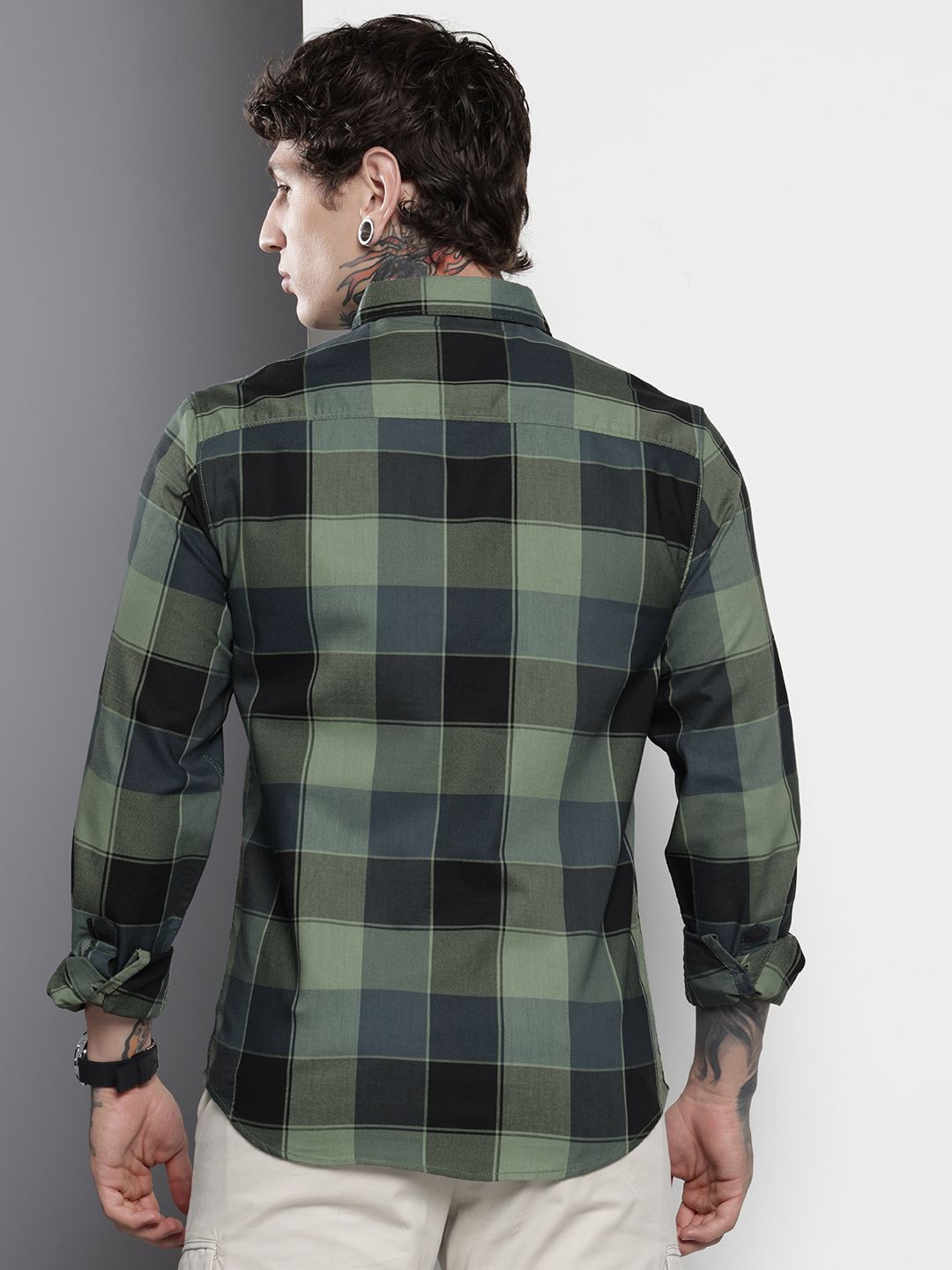 The Indian Garage Co Men Slim Fit Checked Casual Shirt