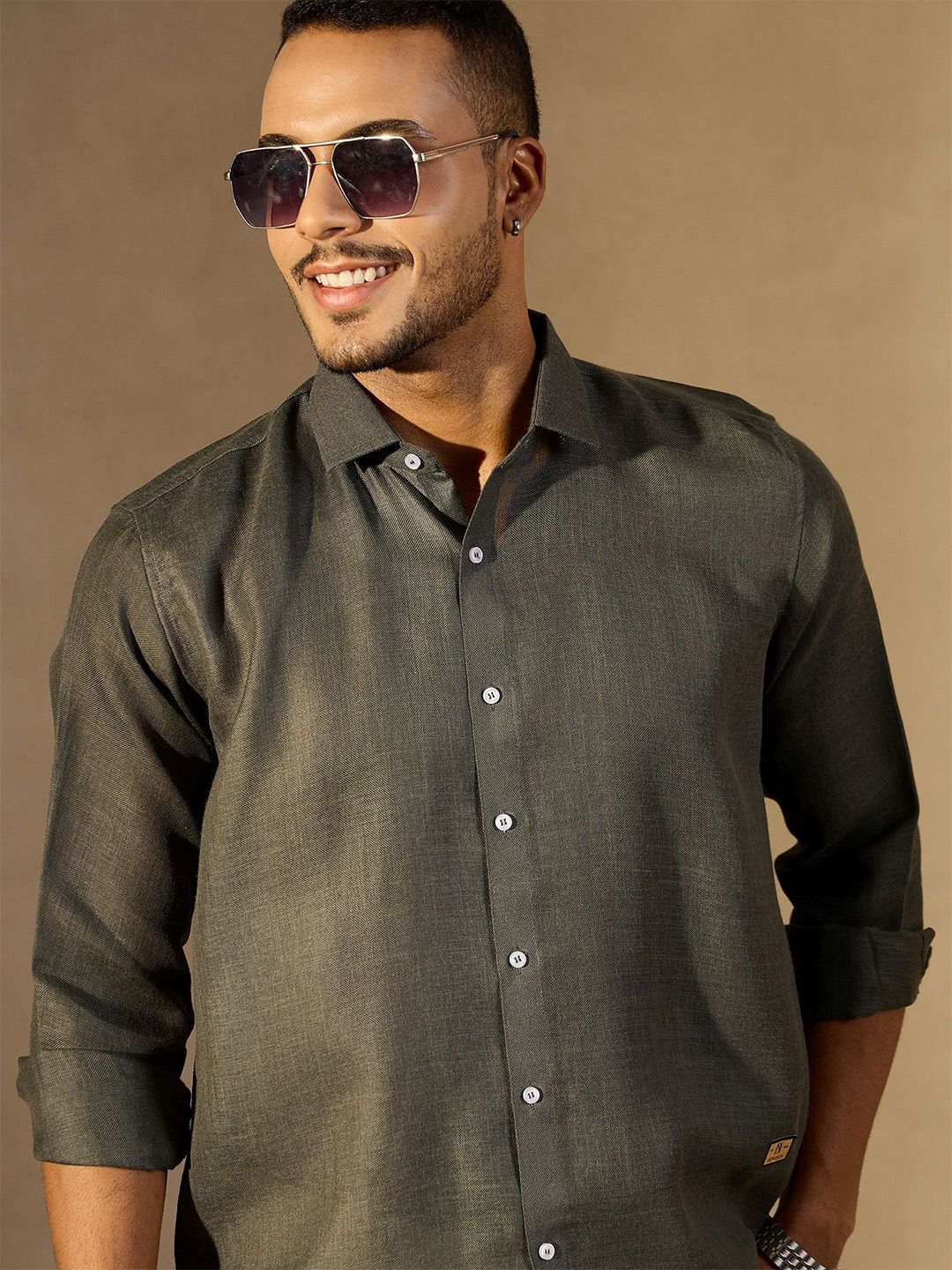 DENNISON Men Solid Spread Collar Oversized Smart Casual Shirt