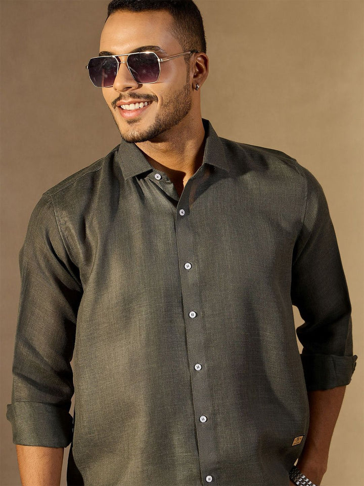 DENNISON Men Solid Spread Collar Oversized Smart Casual Shirt