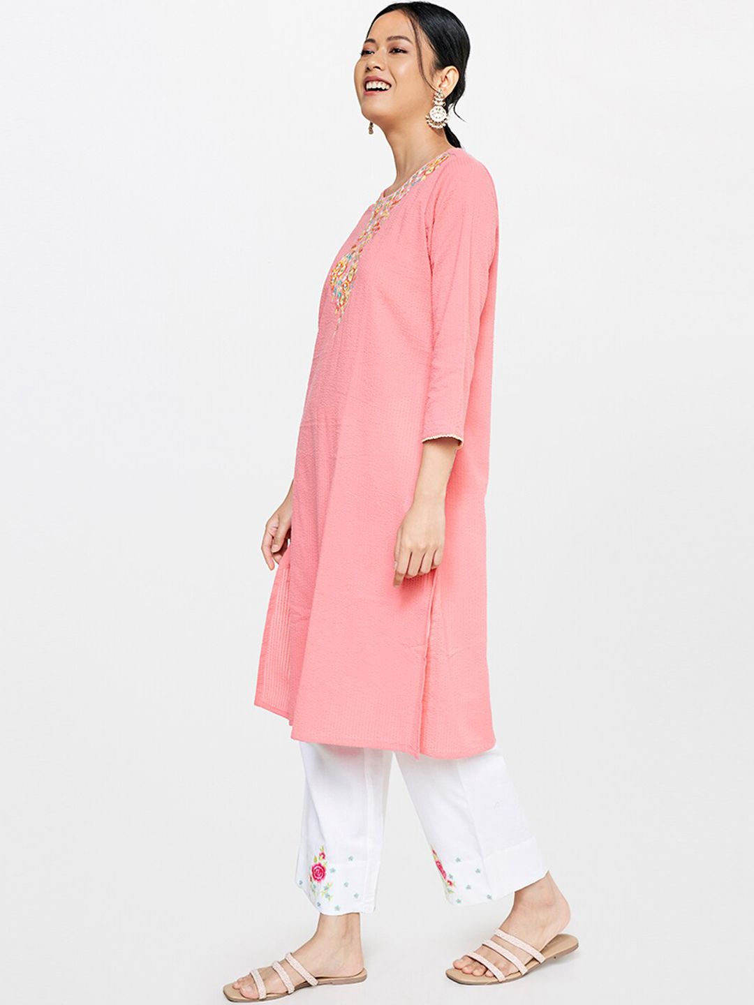 Global Desi Women Cotton Floral Embroidered Kurta