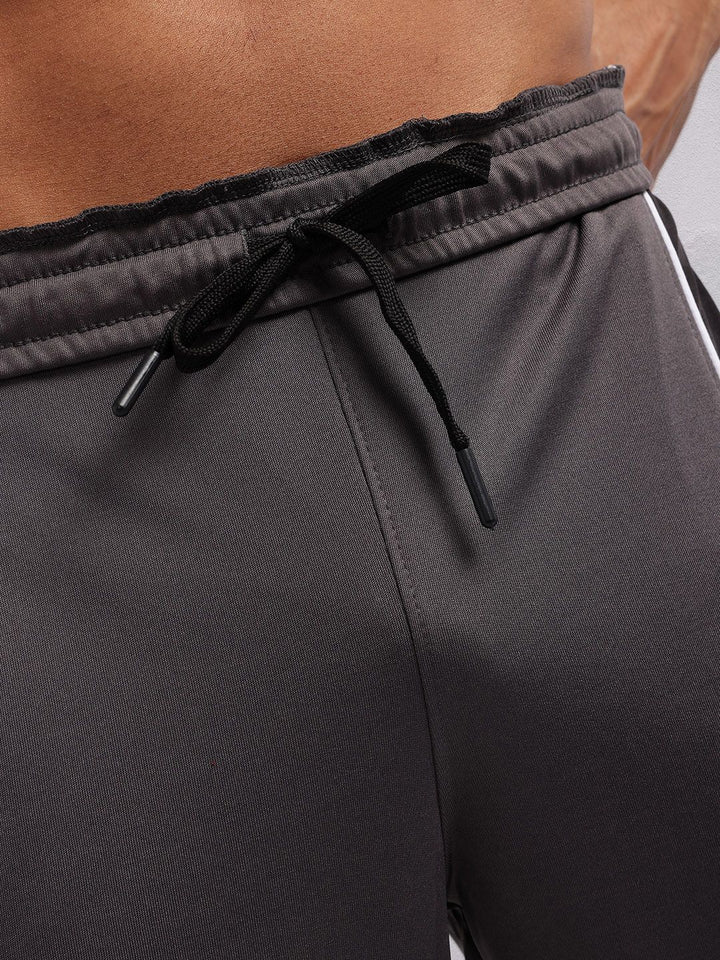 HRX by Hrithik Roshan Men Colourblocked Detail Mid-Rise Rapid-Dry Training Joggers