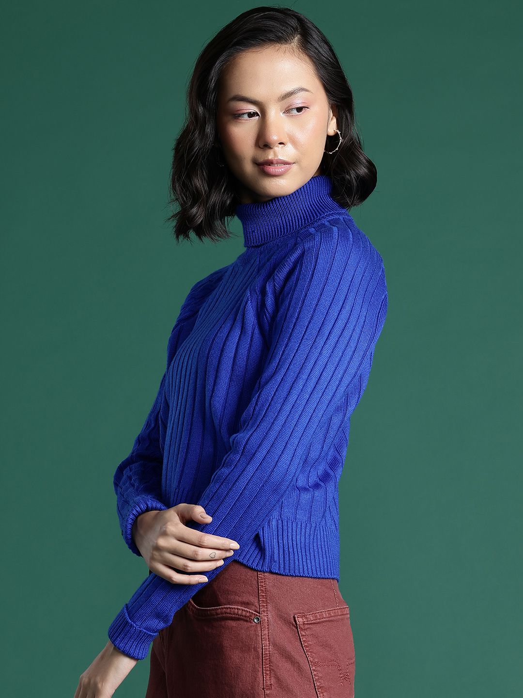 DressBerry Ribbed Acrylic Turtle Neck Pullover