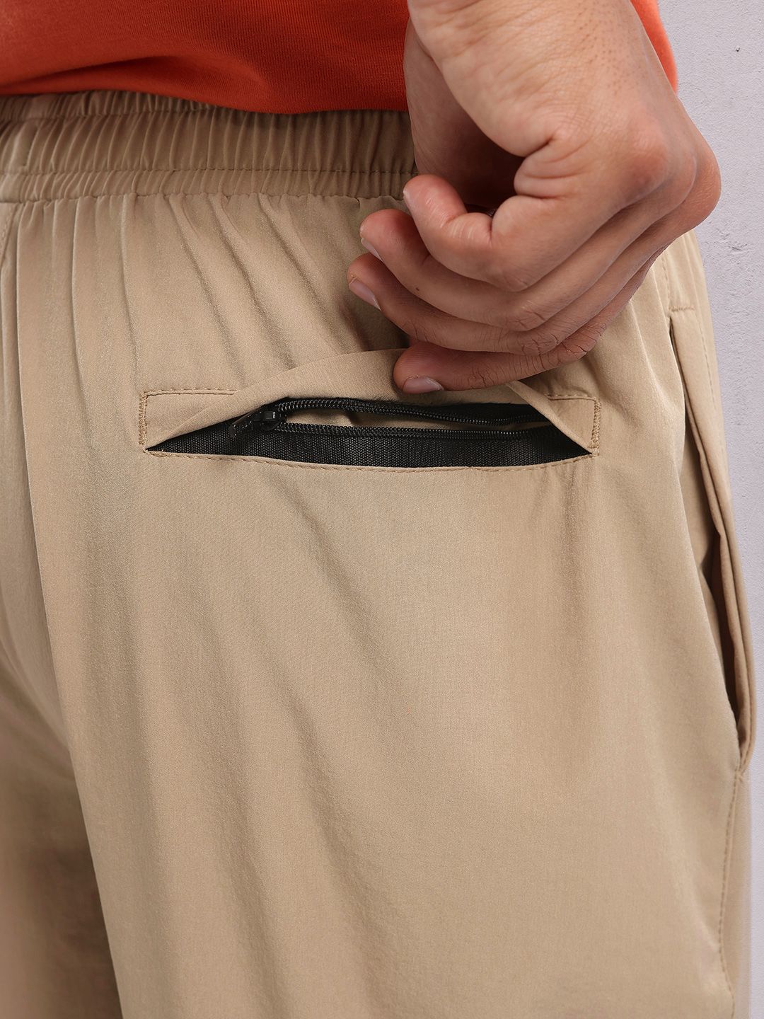 HRX by Hrithik Roshan Men Front Seam Mid-Rise Regular Fit Lifestyle Joggers