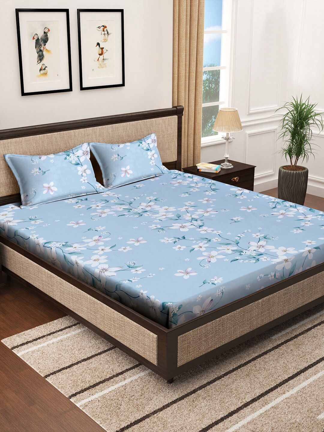 KLOTTHE Blue & White Floral Printed Pure Cotton Double King Bedsheet with 2 Pillow Cover