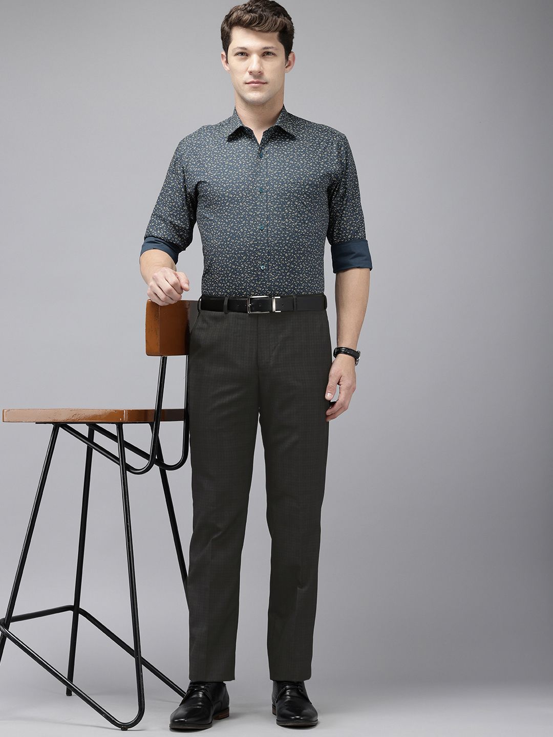 Park Avenue Men Checked Formal Trousers