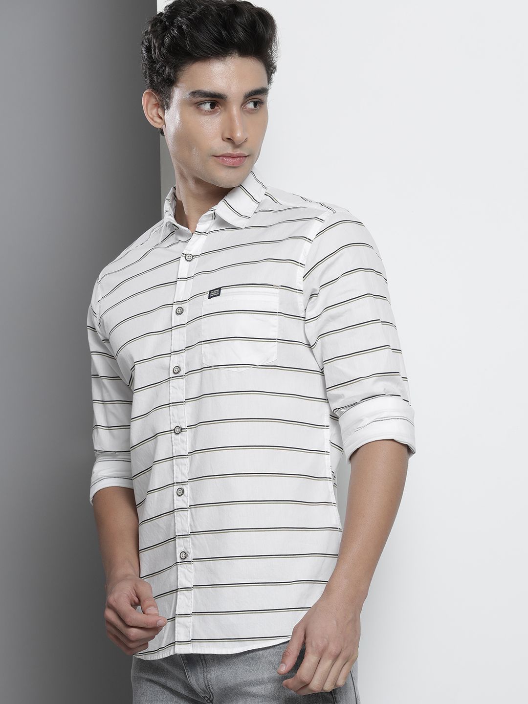 The Indian Garage Co Men White & Black Horizontal Stripes Striped Cotton Casual Shirt