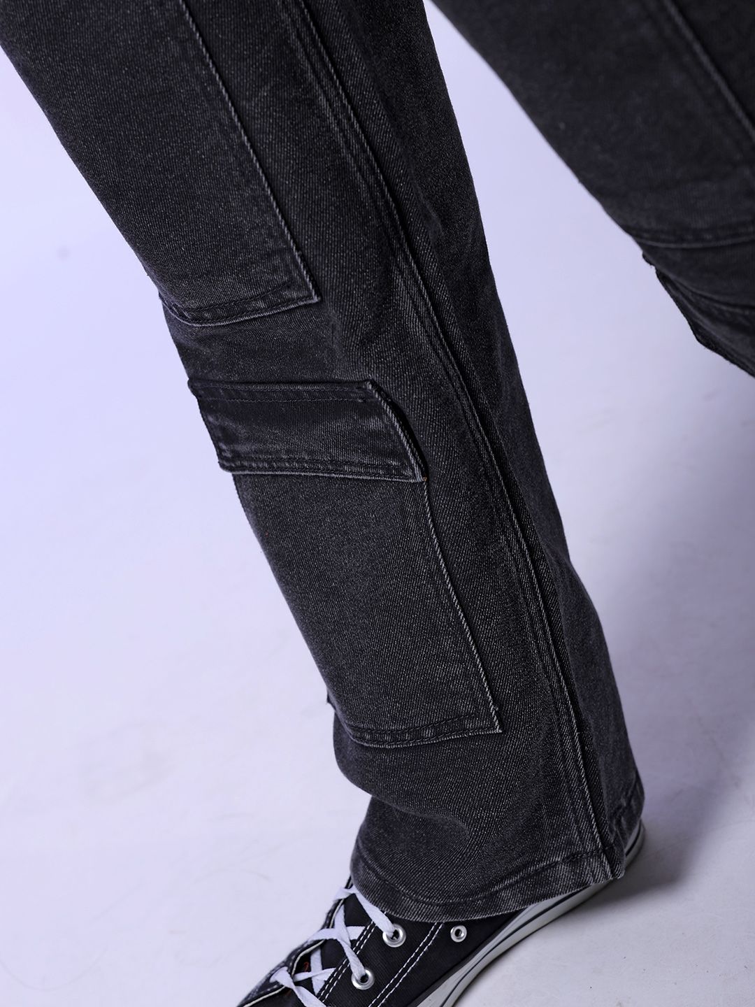 The Indian Garage Co Men Relaxed Fit Mildly Distressed Jeans