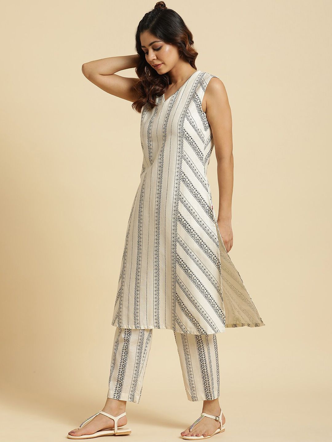 W Geometric Printed Regular Kantha Work Kurta with Trousers