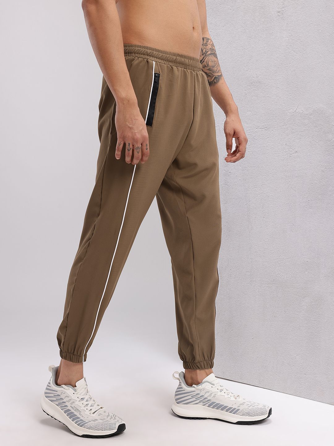 HRX by Hrithik Roshan Men Printed Detail Contrast Piping Training Joggers