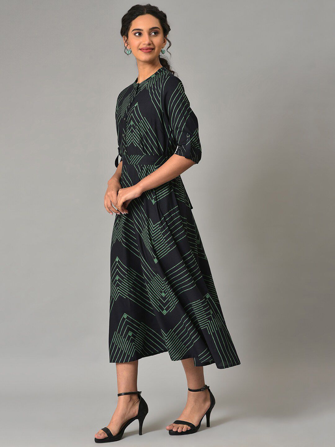 W Geometric Printed Roll-Up Sleeves Midi Dress