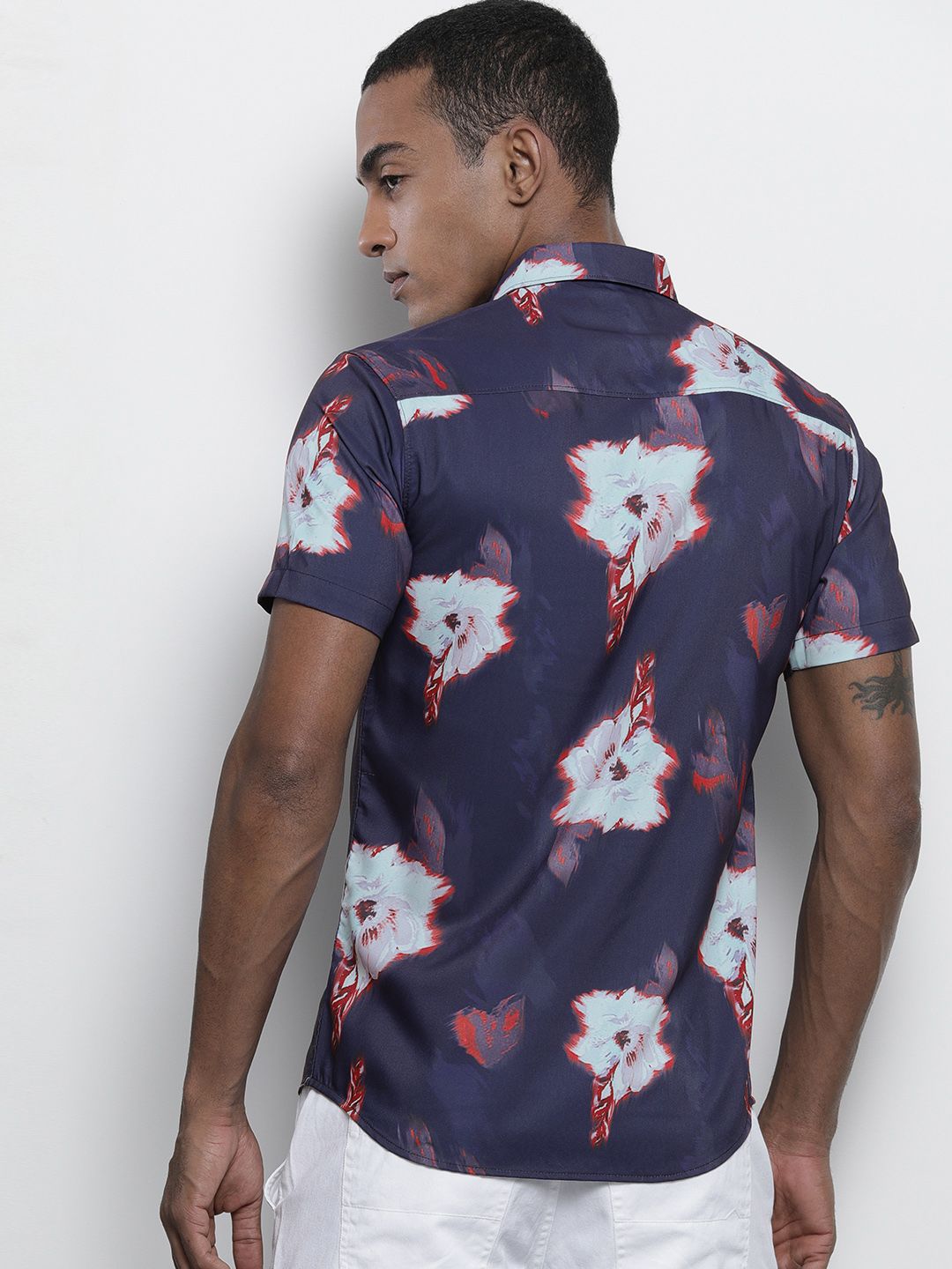 The Indian Garage Co Men Slim Fit Abstract Printed Resortwear Shirt