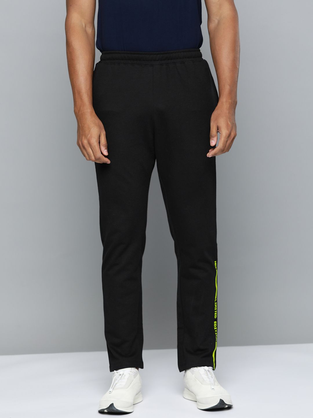 HRX by Hrithik Roshan Men Printed Detail Mid-Rise Regular Fit Lifestyle Trackpants