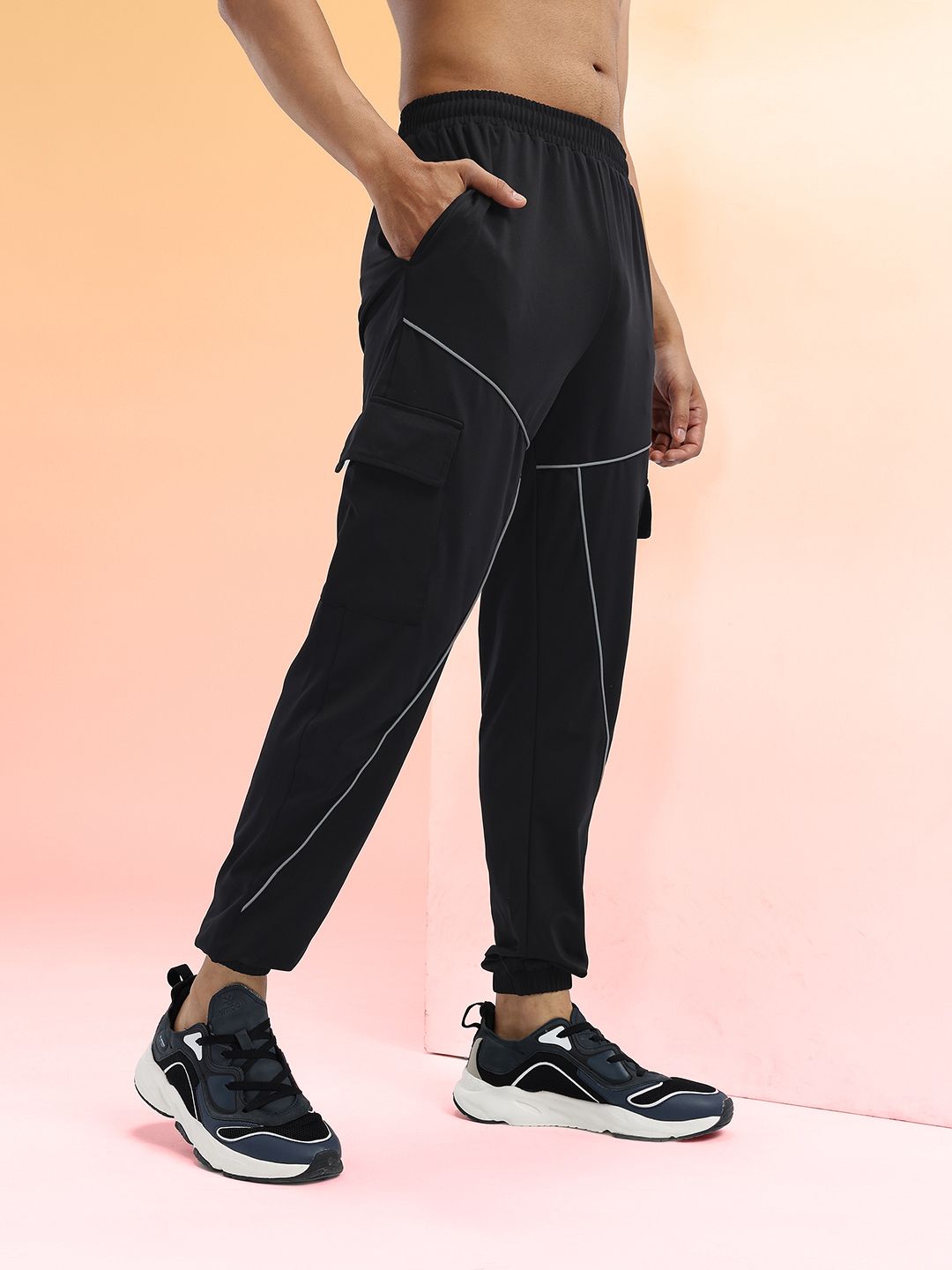 HRX by Hrithik Roshan Men Contrast Piping Mid-Rise Rapid-Dry Training Cargos