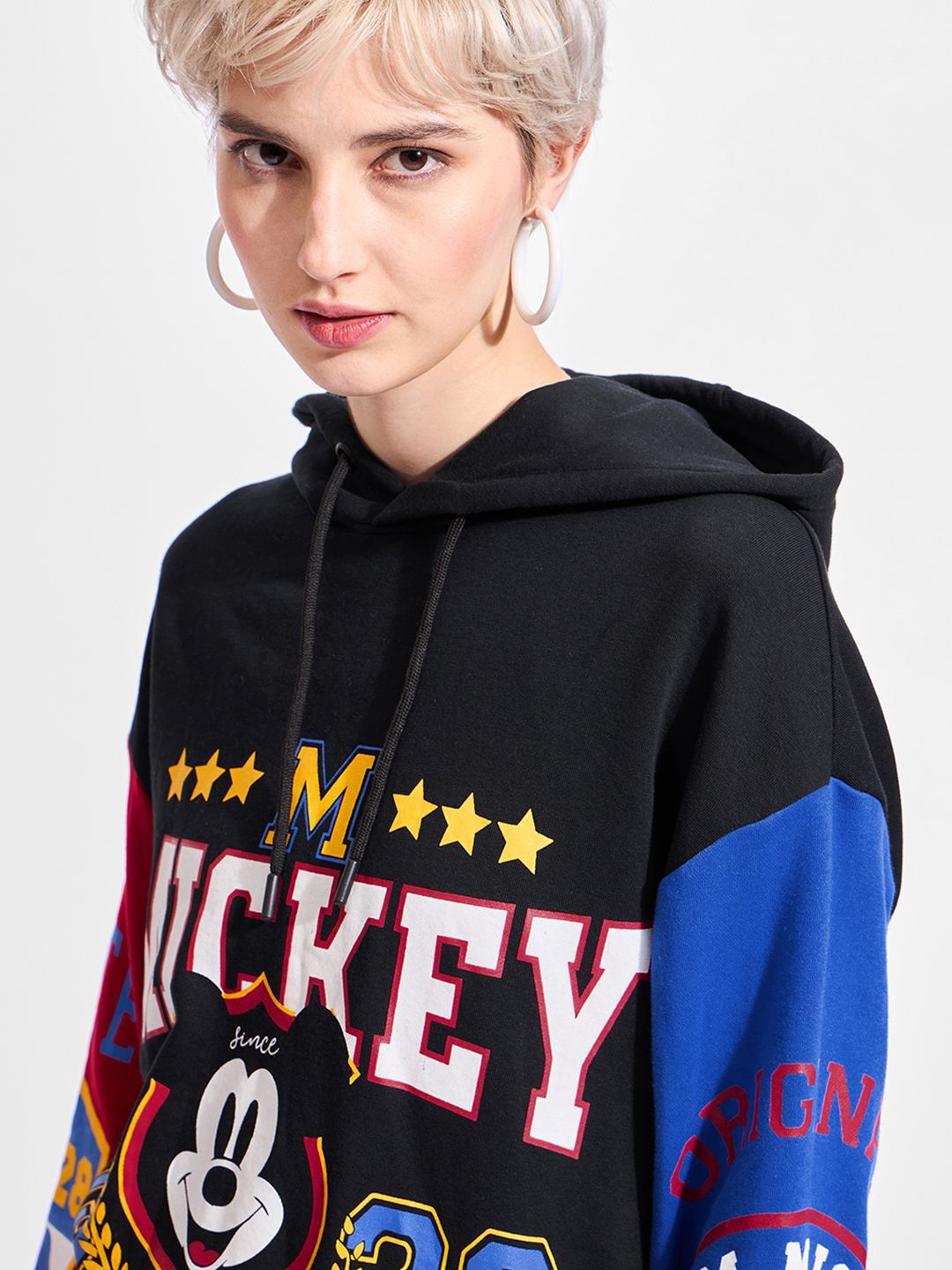 Bewakoof Women Official Disney Printed Hooded Sweatshirt