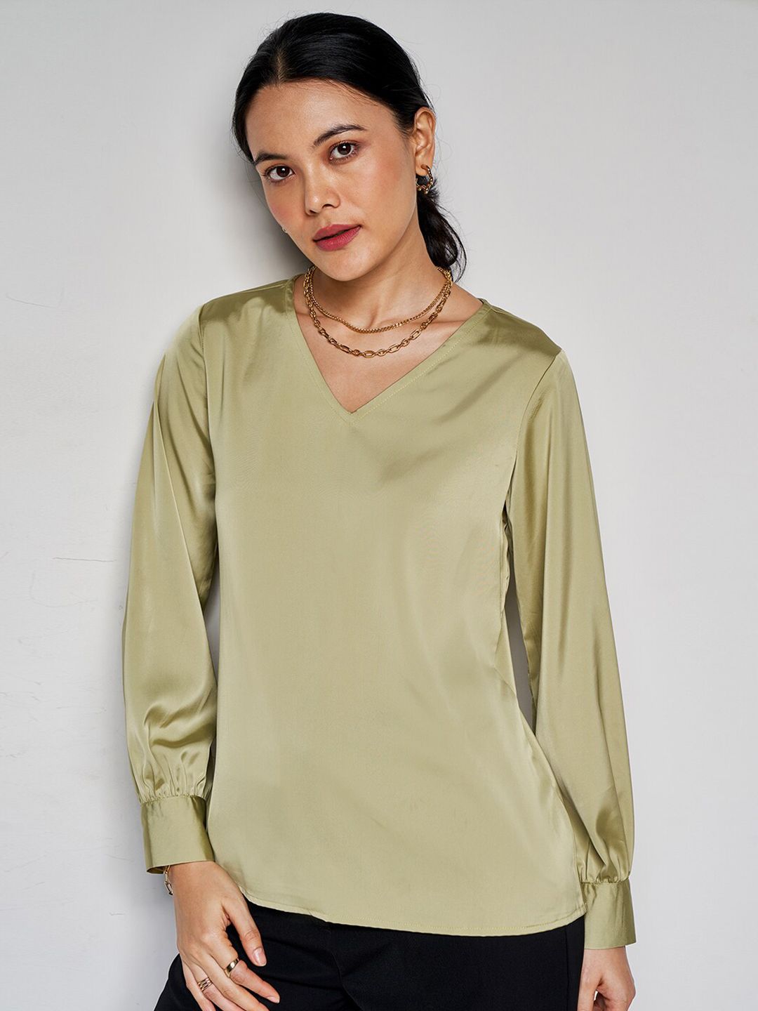 AND V Neck Long Sleeves Top