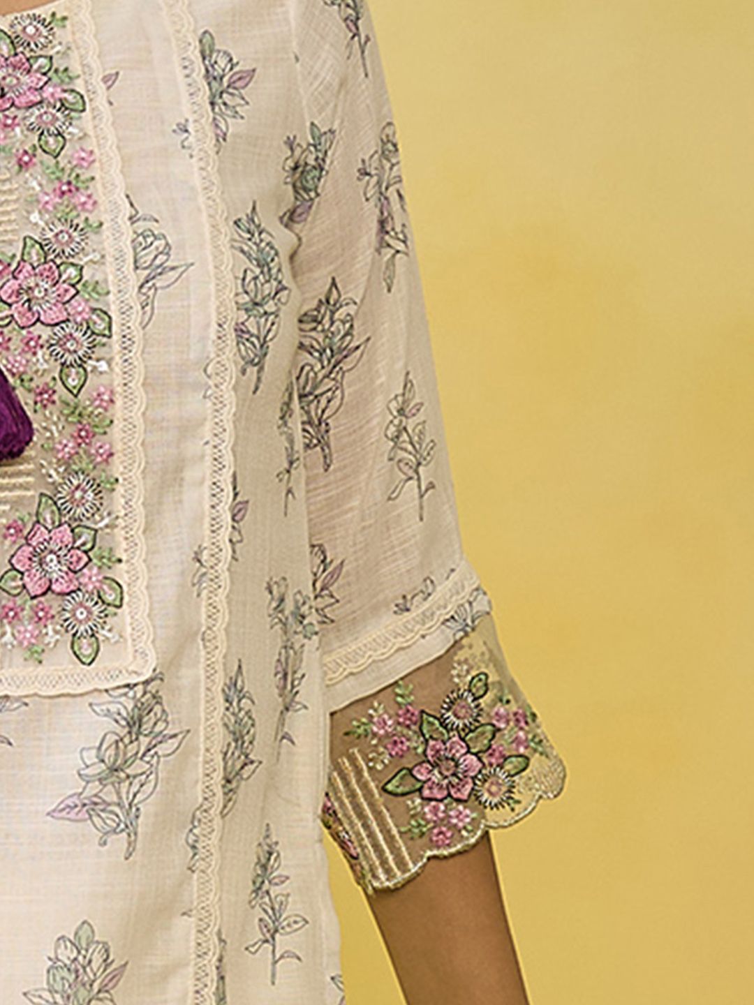 Indo Era Women Floral Printed Regular Thread Work Pure Cotton Kurta with Trousers & With Dupatta