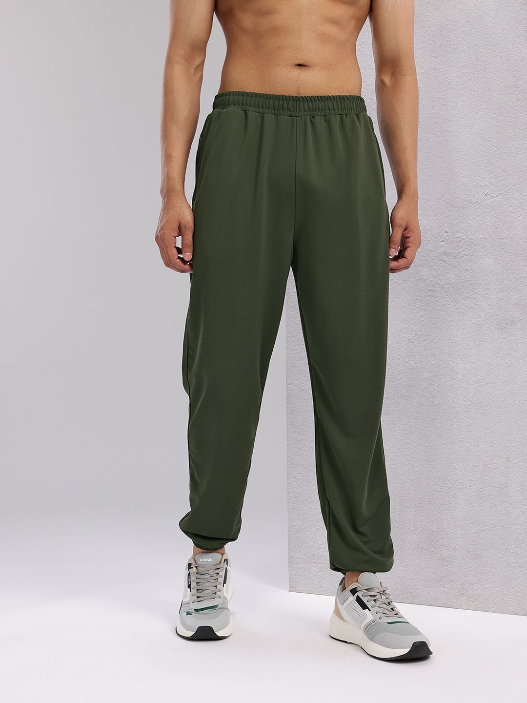 HRX by Hrithik Roshan Men Typography Print Rapid-dry Mid-Rise Regular Fit Training Joggers