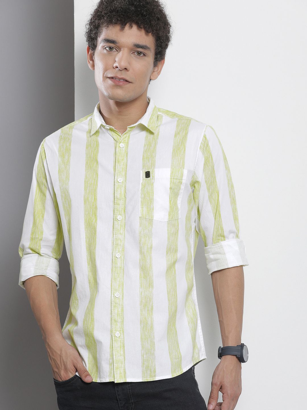 The Indian Garage Co Men White & Green Striped Pure Cotton Casual Shirt