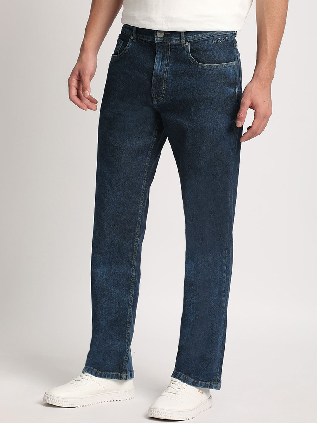 THE BEAR HOUSE Men Straight Fit Clean Look Light Fade Stretchable Jeans
