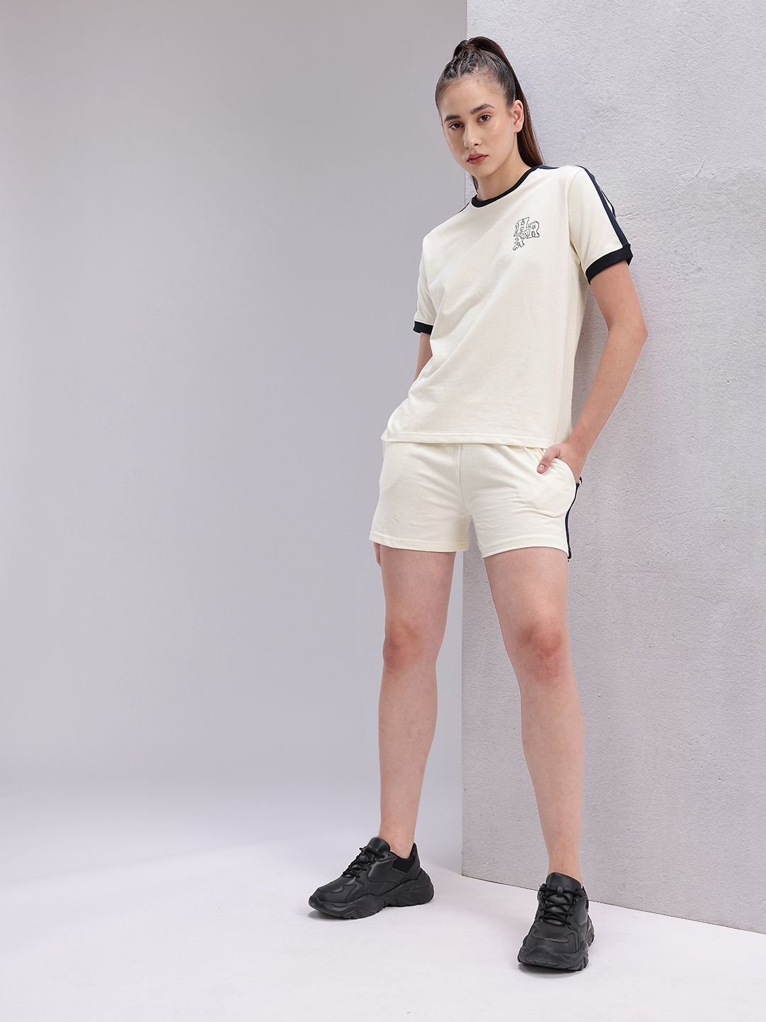 HRX by Hrithik Roshan Side Striped Detail T-shirt With Shorts