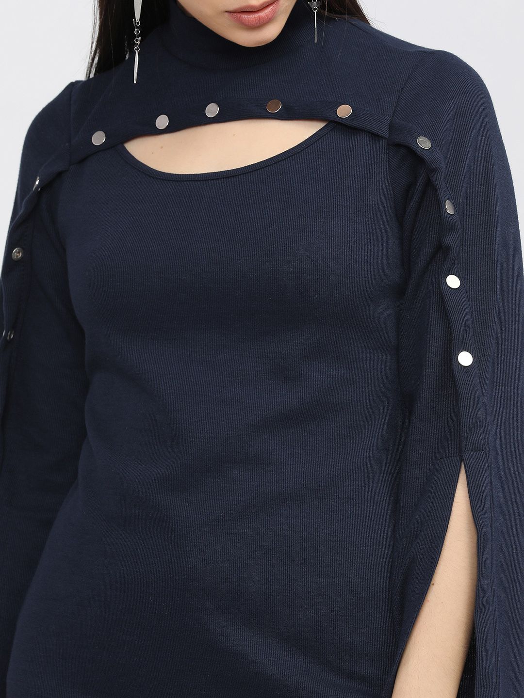 Vishudh Women Navy Blue Flared Sleeves Thread Work Kurta