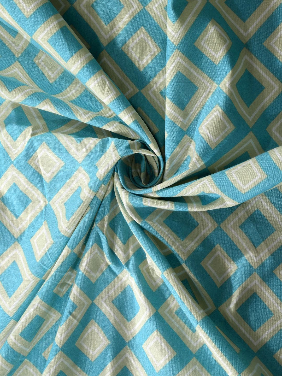 KLOTTHE Turquoise Blue Geometric Printed 300 TC Double King Bedsheet With 2 Pillow Covers