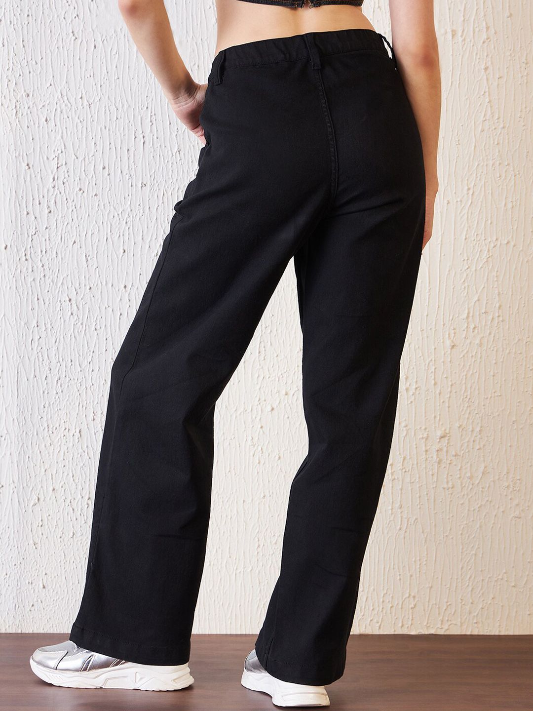 Antheaa Women Black Comfort Relaxed Fit High-Rise Clean Look Stretchable Jeans