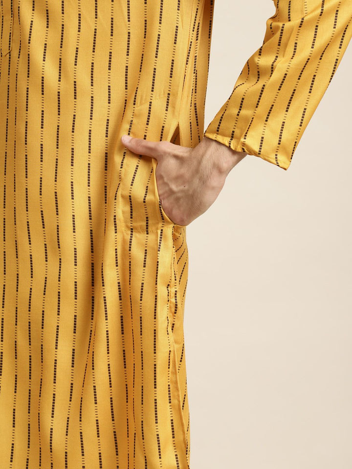 SOJANYA Men Mustard Yellow & Black Geometric Printed Pure Cotton Kurta