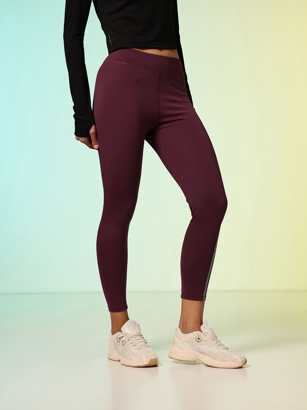 HRX by Hrithik Roshan Women Haptic Pulse Story Rapid-Dry Printed Running Tights