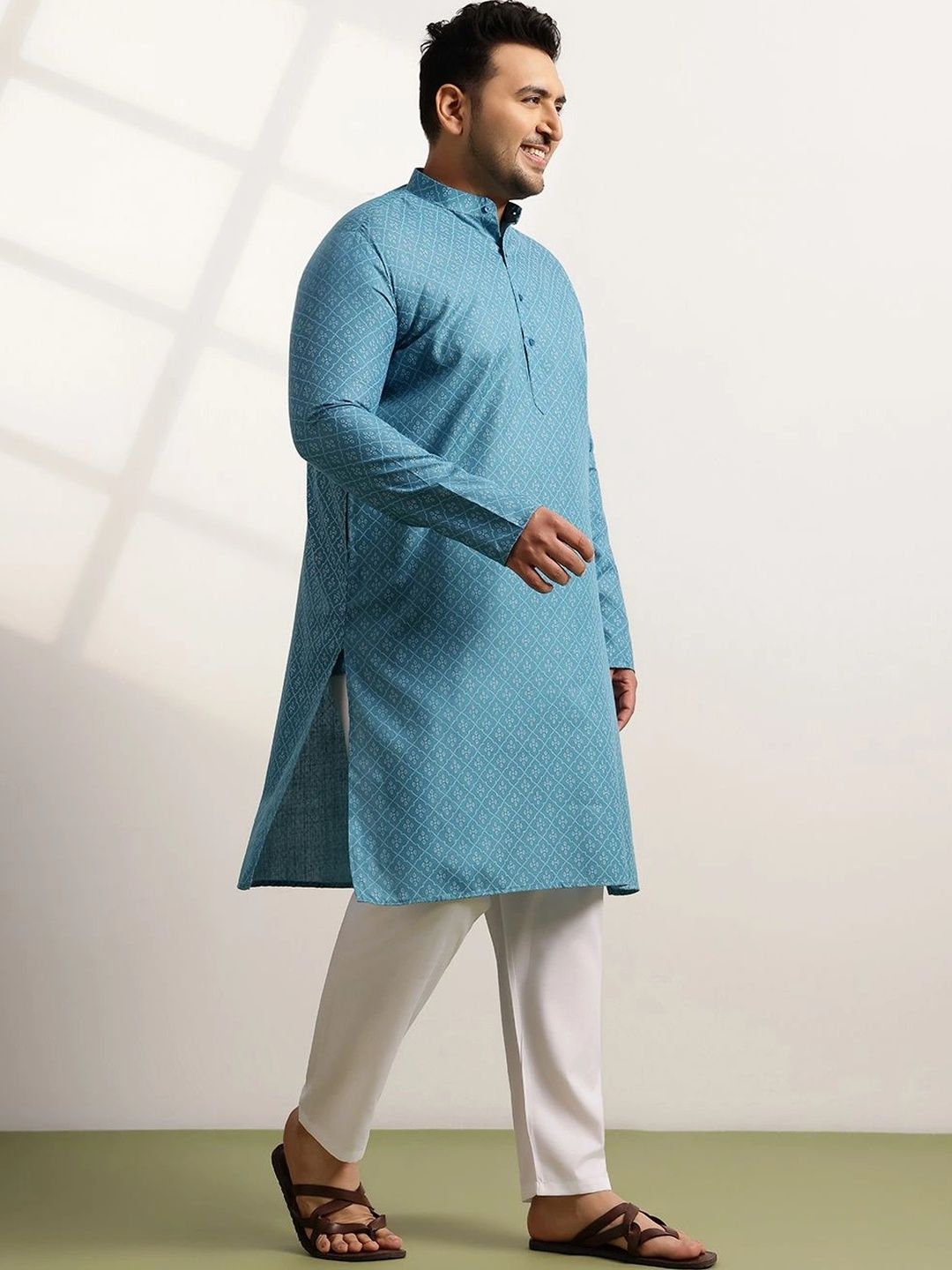SOJANYA PLUS Men Printed Regular Kurta with Trousers