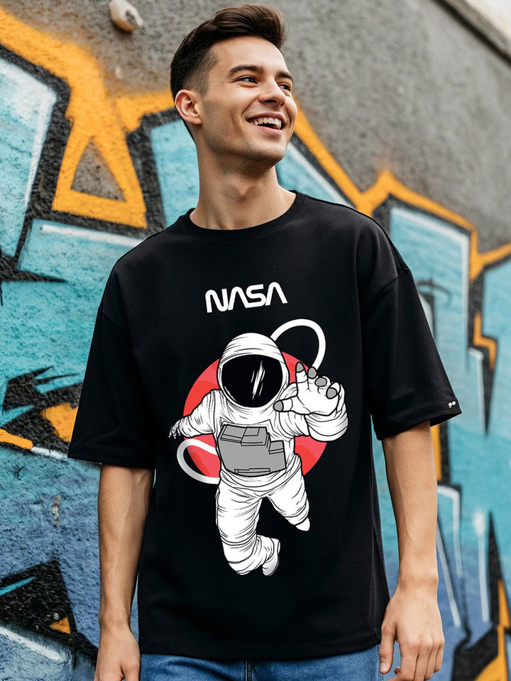 Bewakoof Men Black & White Printed Oversized T-shirt