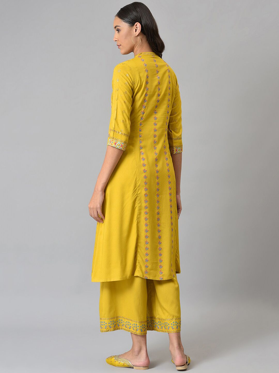 W Festive Geometric Print Rayon Kurta With Parallel Pant