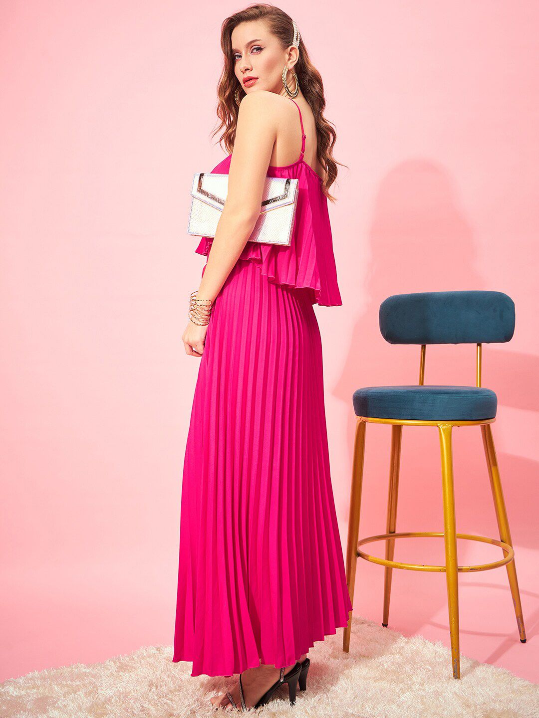 Berrylush Halter Neck Crop Top With Skirt