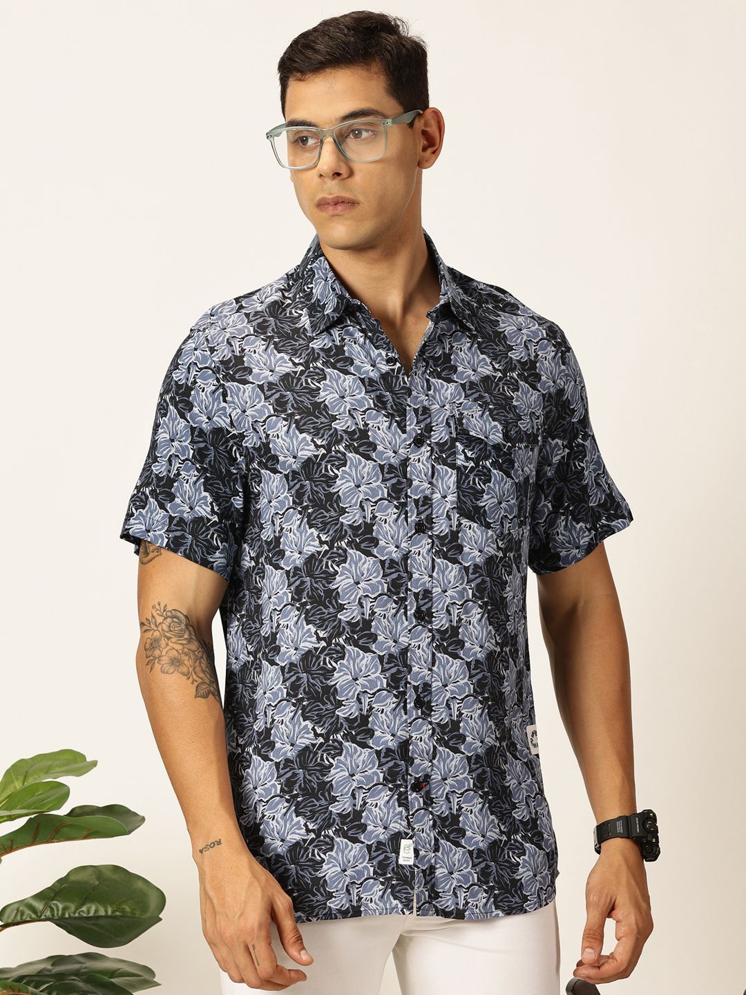 Thomas Scott Men Premium Floral Printed Cutaway Collar Casual Shirt