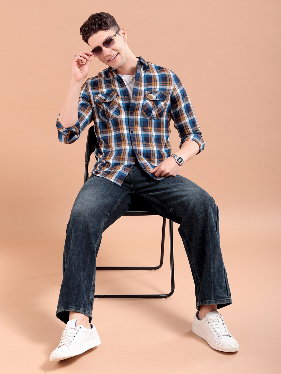 The Indian Garage Co Men Khaki & Navy Blue Slim Fit Checked Casual Shirt