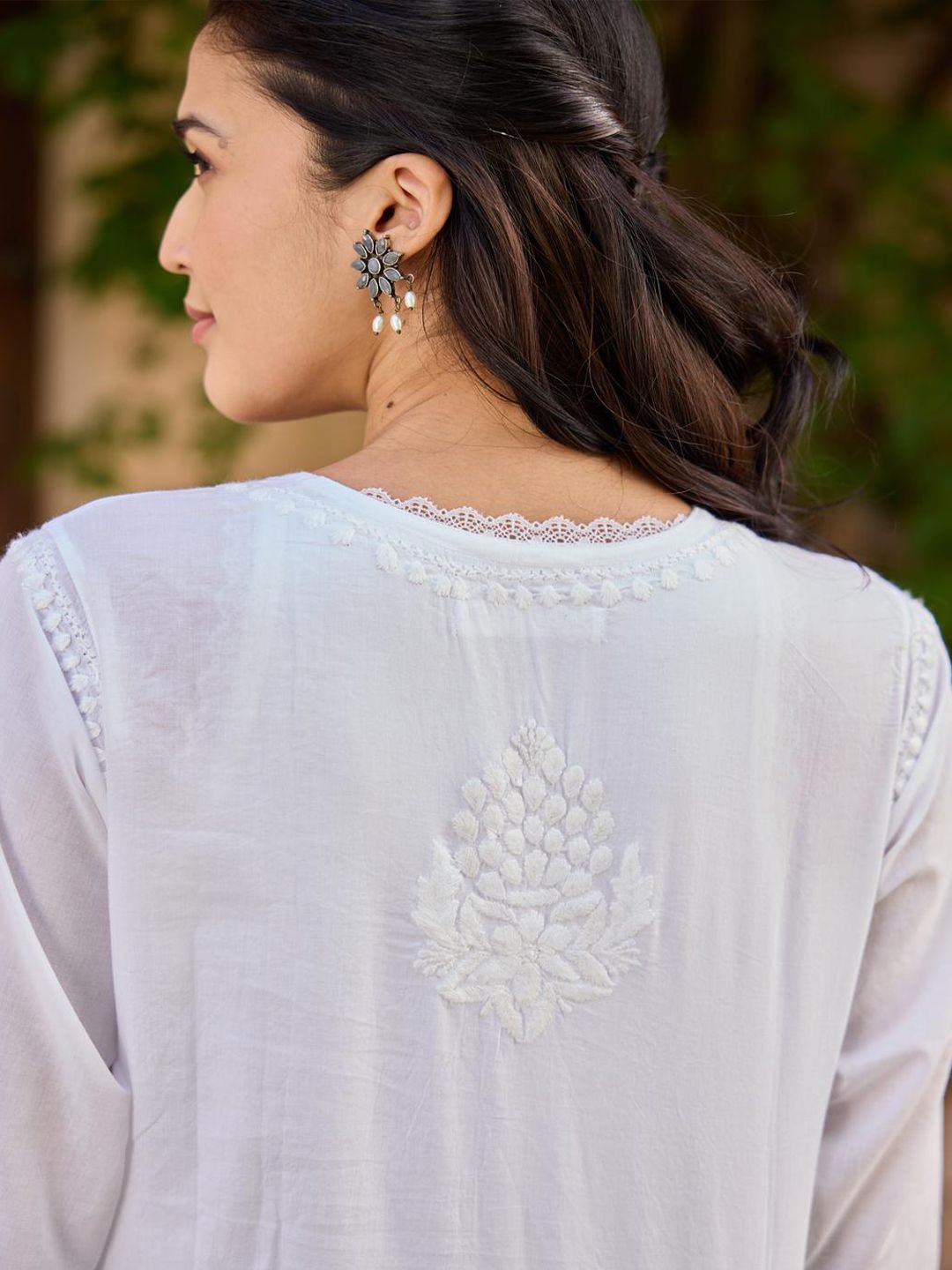 House of Chikankari Women White Cotton Chikankari Embroidered Kurti