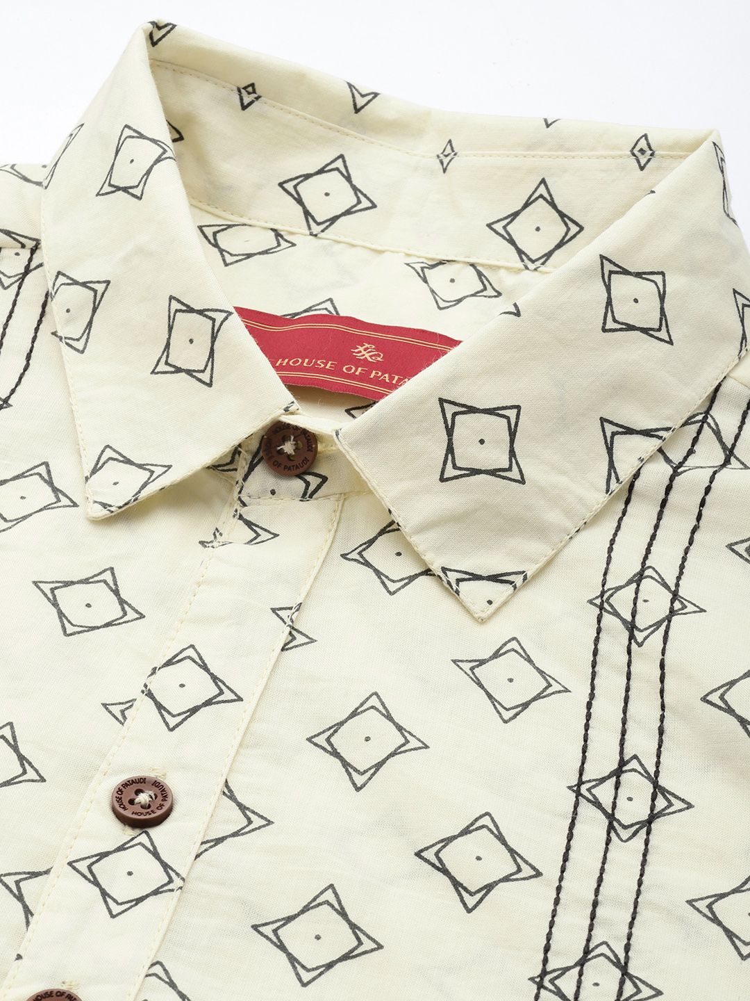 House of Pataudi Men Geometric Printed Jashn Pure Cotton Kurta with Trousers & Jacket
