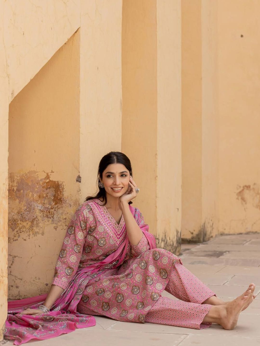 Varanga Women Floral Embroidered Regular Mirror Work Kurta with Trousers & With Dupatta