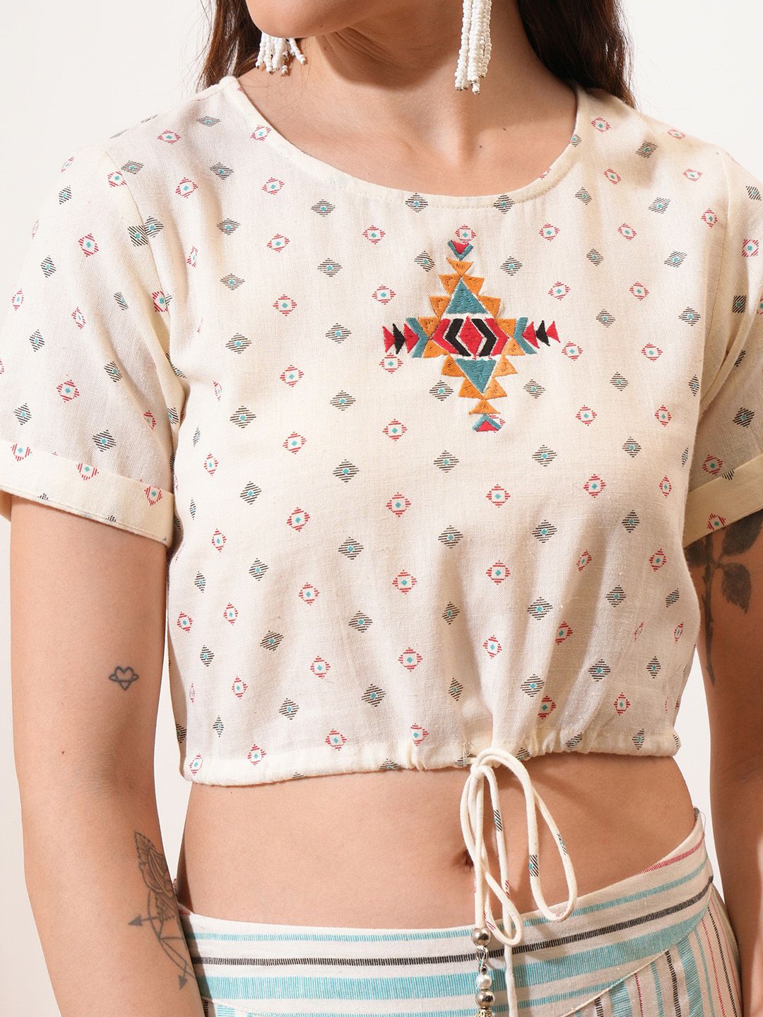 Vishudh Off White Geometric Embroidered Pure Cotton Crop Top With Palazzos