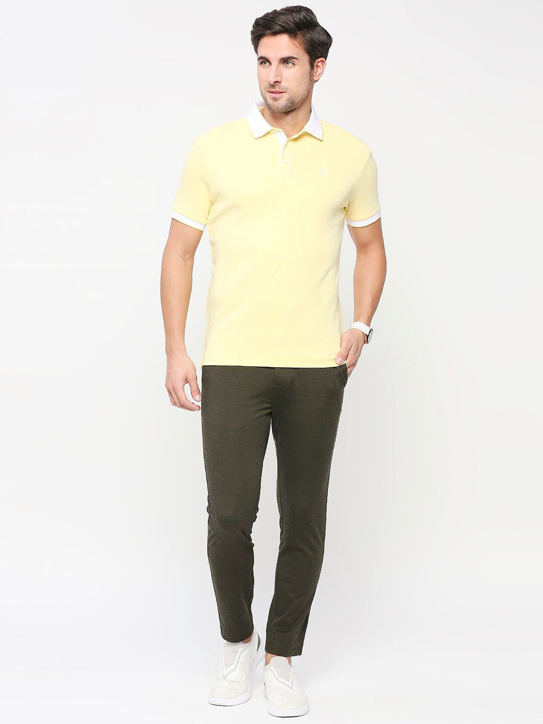 Menjadi T-Shirt Kasual Polo Manusia