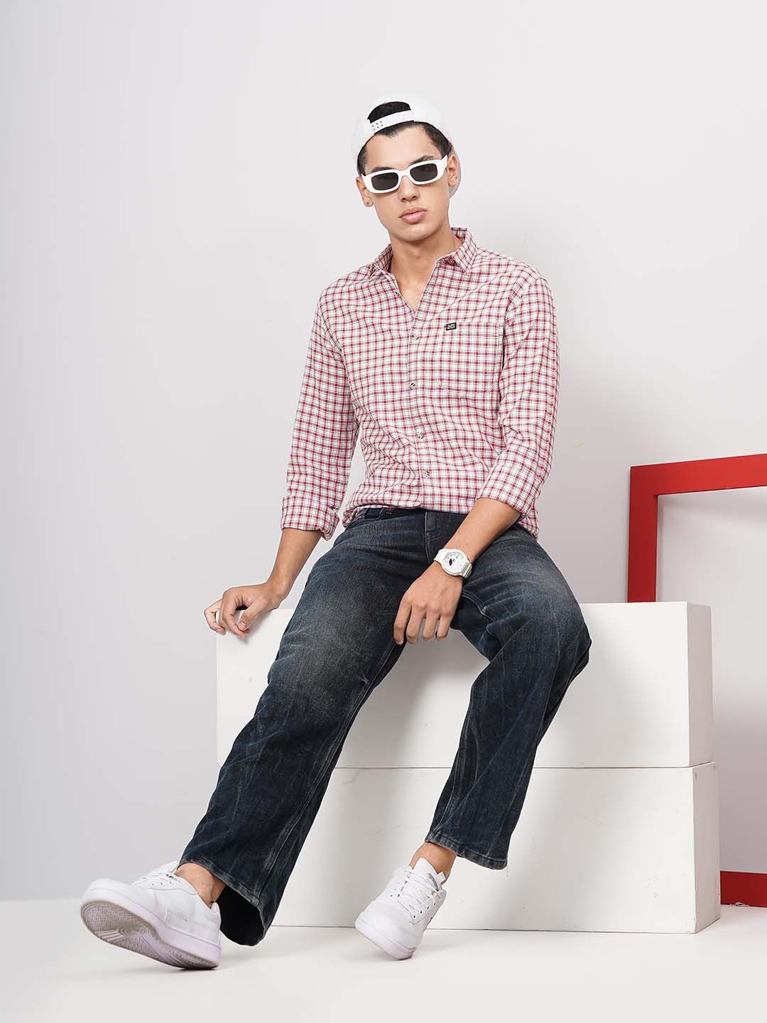 The Indian Garage Co Men White & Red Slim Fit Checked Casual Shirt
