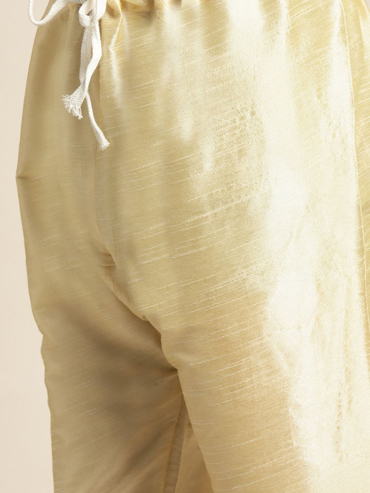 SOJANYA Kurta Motif Etnik Berwarna Emas Lelaki dengan Churidar