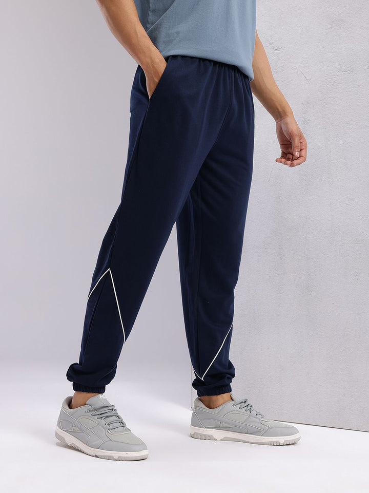 HRX by Hrithik Roshan Men Contrast Piping Mid-Rise Lifestyle Joggers